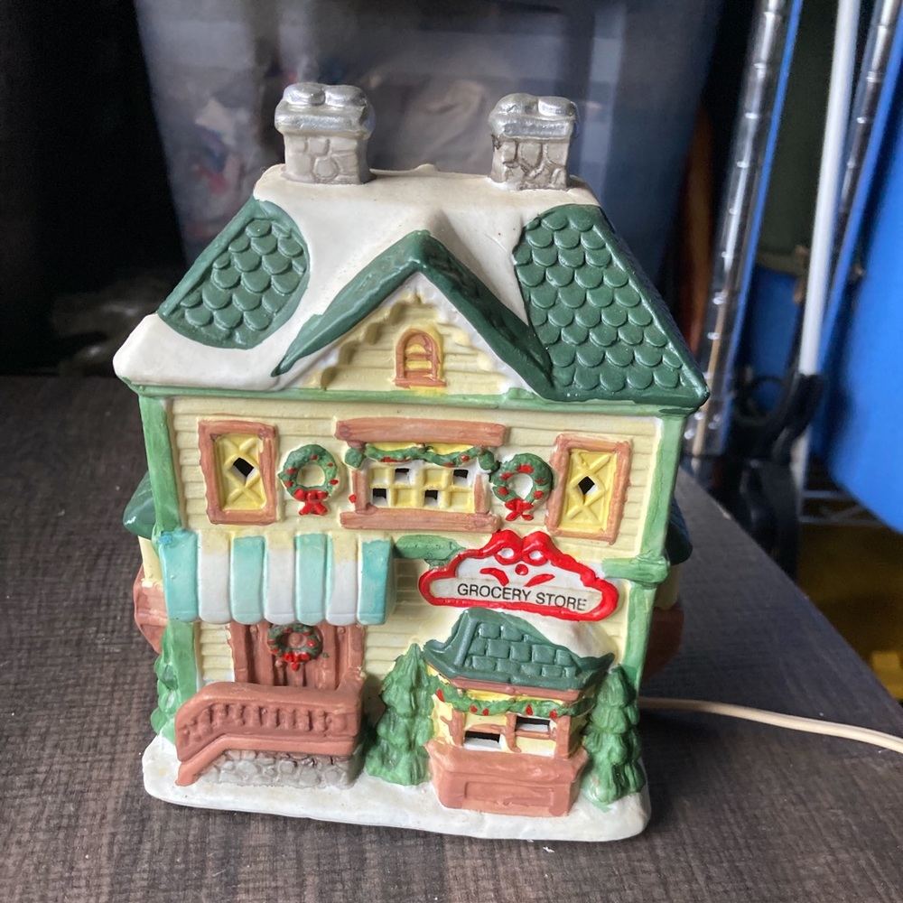 Ceramic Village House Lighted GROCERY Store